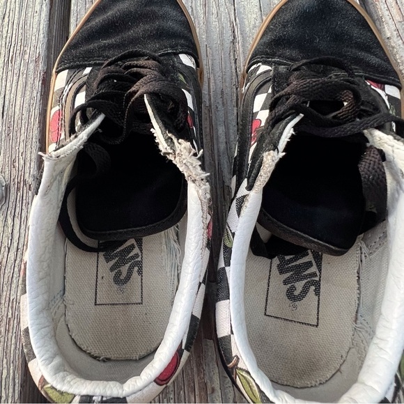 Women’s cherry Old Skool Vans - Picture 6 of 8